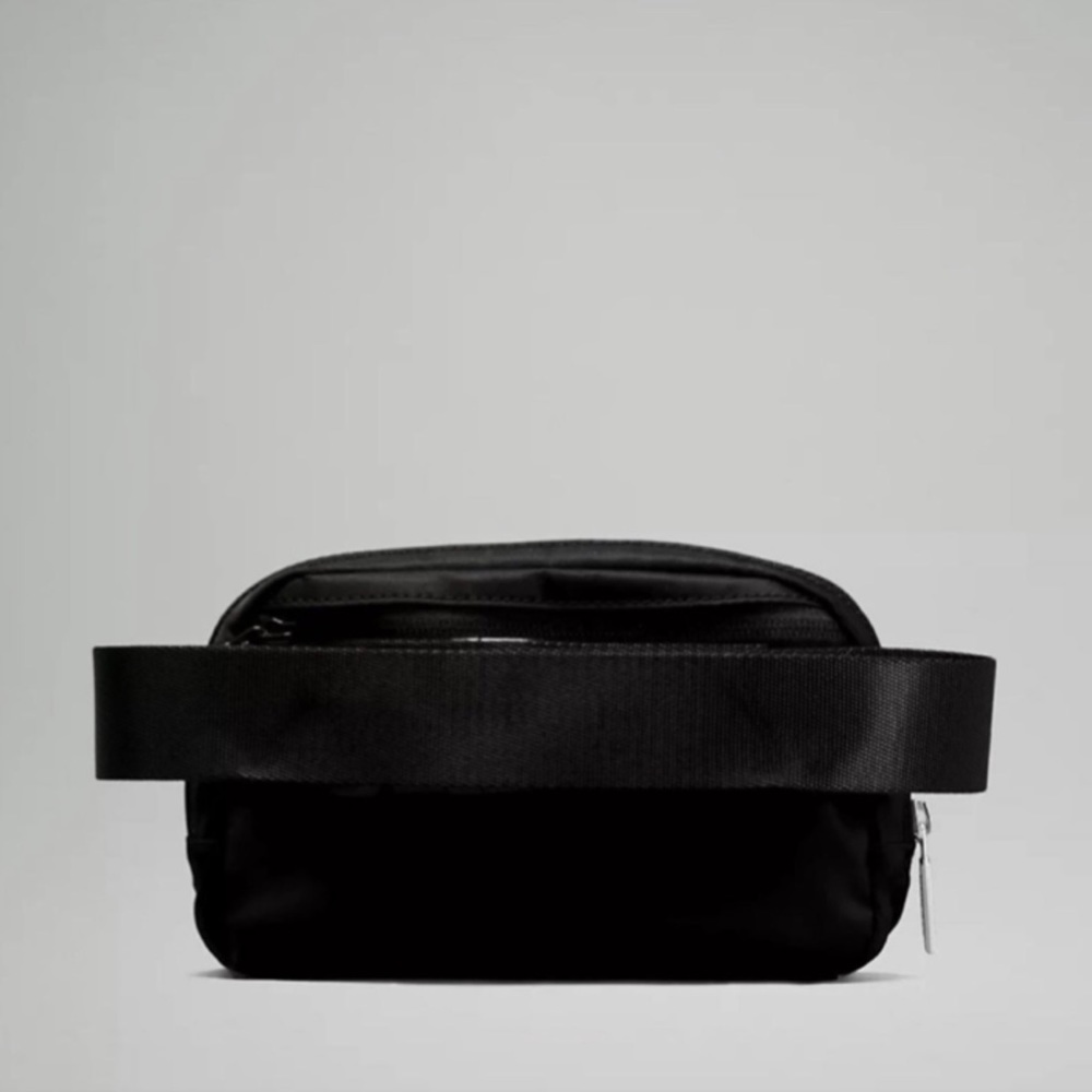 🖤NEW LULULEMON EVERYWHERE BAG 1L - Picture 2 of 6